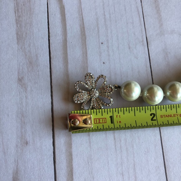 Carolee Lux White Beaded Faux Pearl Necklace - Picture 5 of 6